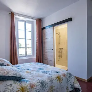 Holiday home Maison Avec Jardin Proche Du Centre-ville Isle-sur-la-sorgue